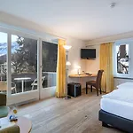 Отель Schweizerhaus Swiss Quality Малоя