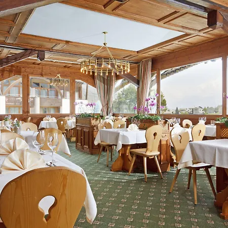 מלון Schweizerhaus Swiss Quality 4*