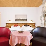 Hotel Schweizerhaus Swiss Quality 4*