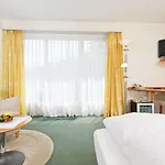 Отель Schweizerhaus Swiss Quality 4*