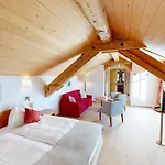 Отель Schweizerhaus Swiss Quality 4*