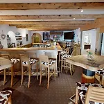 Отель Schweizerhaus Swiss Quality Малоя