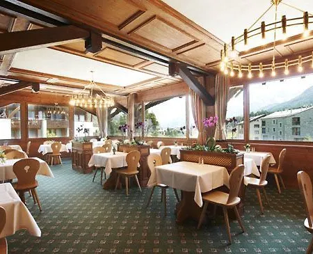 Hotel Schweizerhaus Swiss Quality 4*