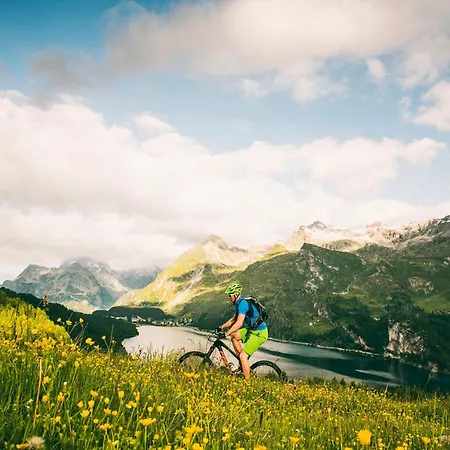 Schweizerhaus Swiss Quality מלויאז