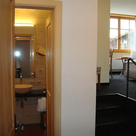 מלון Schweizerhaus Swiss Quality 4*