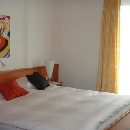 Hotel Schweizerhaus Swiss Quality 4*