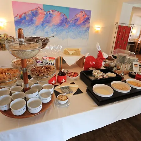 Schweizerhaus Swiss Quality מלויאז