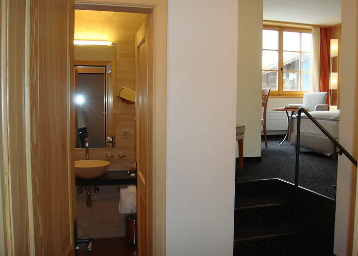 Hotel Schweizerhaus Swiss Quality 4*